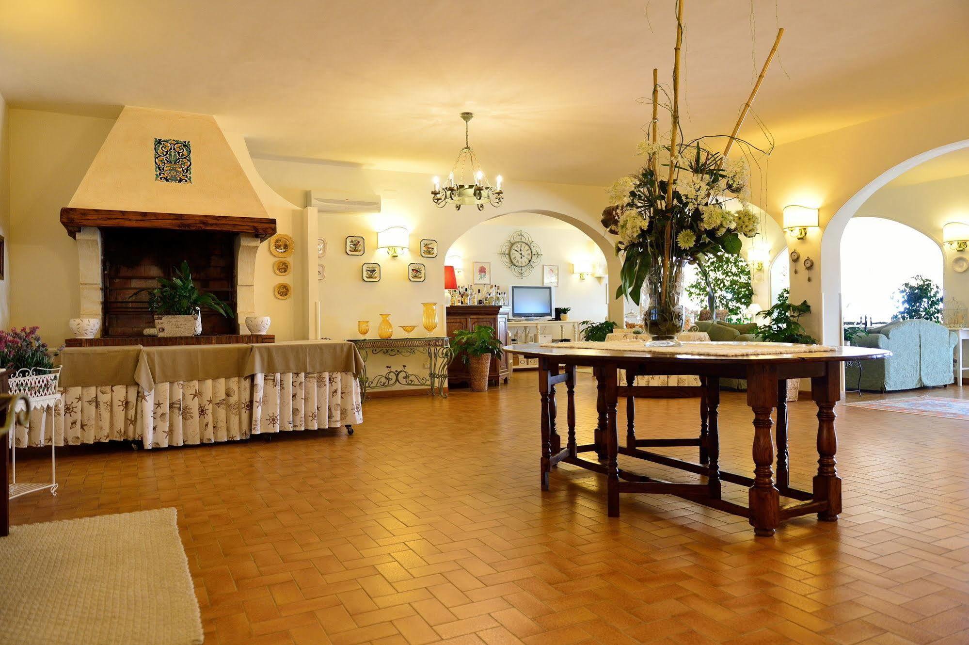 Hotel Acquasanta Terracina Exterior photo