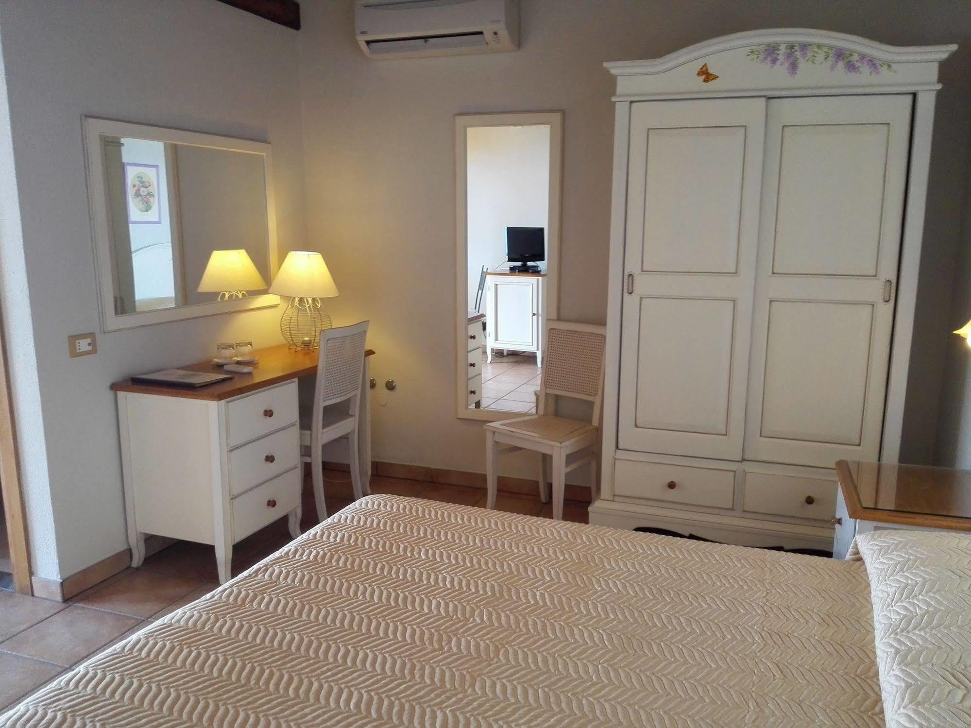 Hotel Acquasanta Terracina Exterior photo